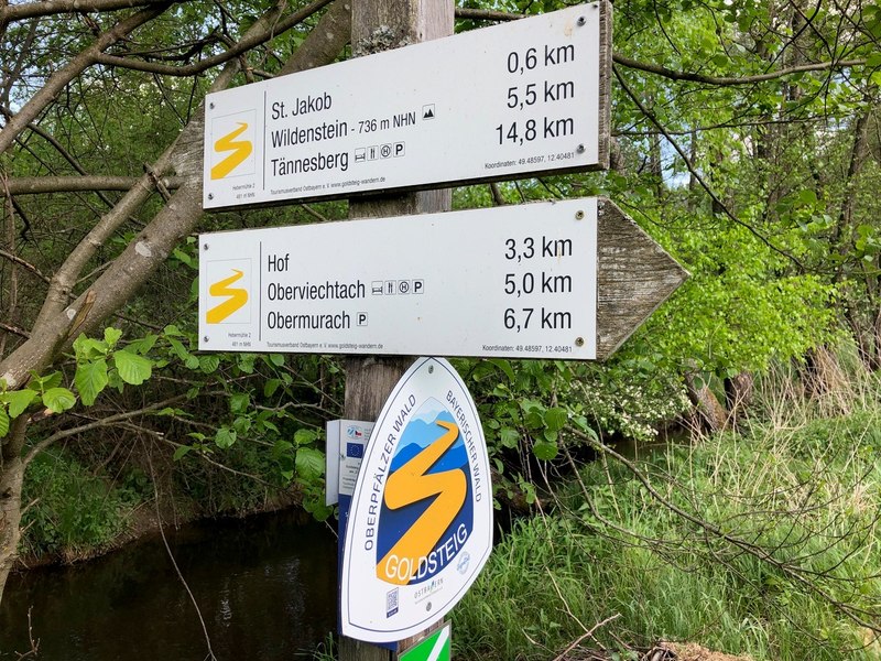 Adventure-Schild: Am Staffellauf auf der Goldsteig-Etappe 7