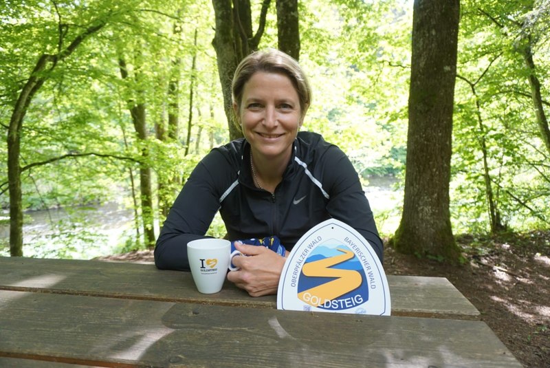 Helga Hensel, Donaupanoramaweg-Patin unterwegs für den Goldsteig-Staffellauf