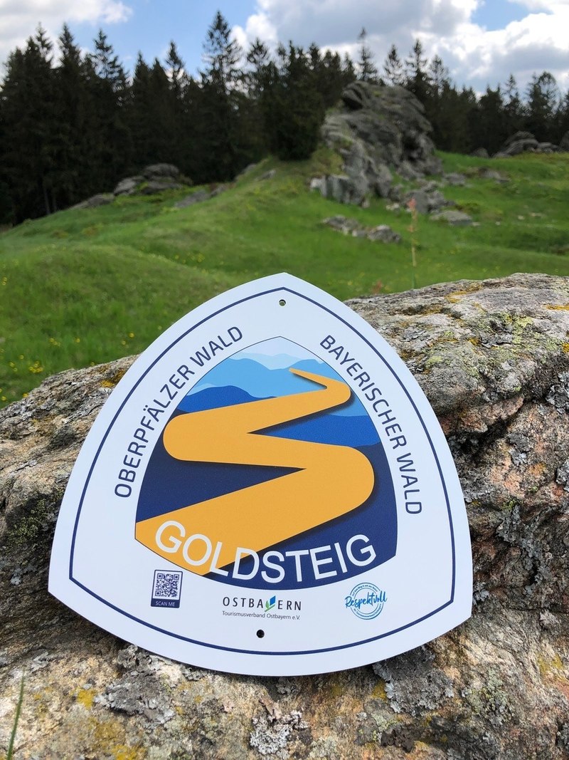 Adventure-Schild: Am Staffellauf auf der Goldsteig-Etappe 7 beim Wildenstein