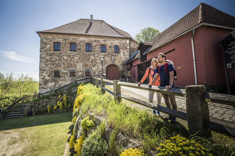 Das Schloss Burgtreswitz in Moosbach bietet neben Führungen auch zahlreiche Events an wie Sagenwanderungen, Freilichttheater und Weinfeste