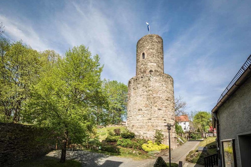 Vom 23 Meter hohen Burgfried der Burg Neuhaus bietet sich ein herrlicher Ausblick auf die Oberpfälzer Landschaft