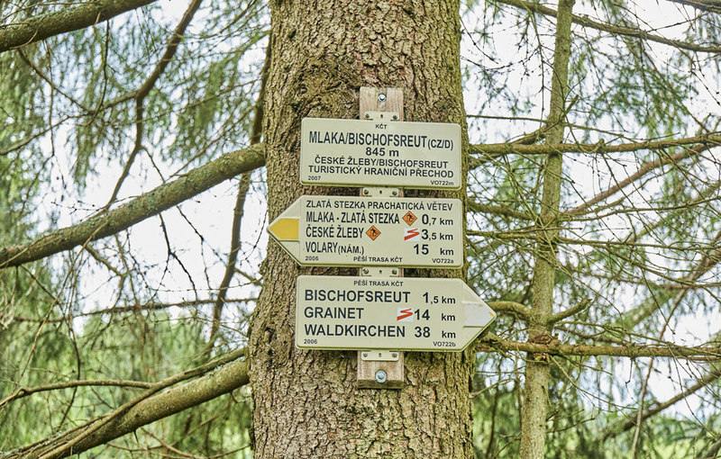 Zu den 660 Wanderkilometern des bayerischen Goldsteigs kommen nun 289 km des tschechischen Bruderwegs hinzu. 